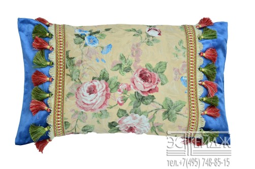 Подушка декоративная с цветочным узором (голубой)